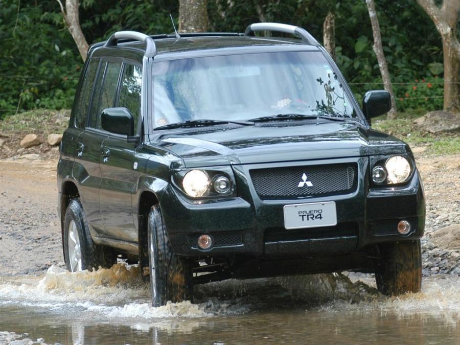  Mitsubishi Pajero TR4 2002 года  (фото 3 из 3)
